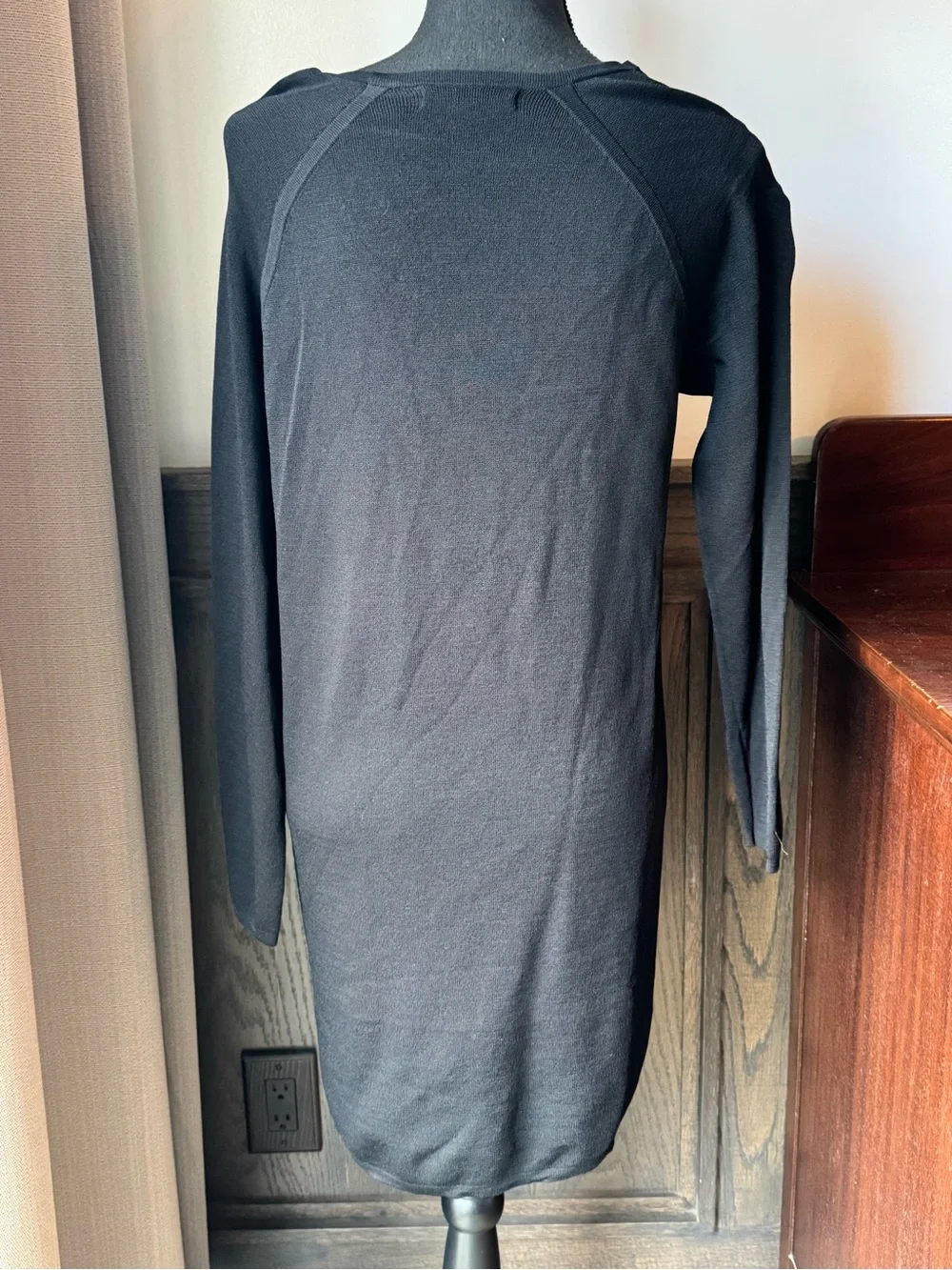 Banana Republic Classic Black Long-Sleeve Knit Dress medium - Picture 5 of 7